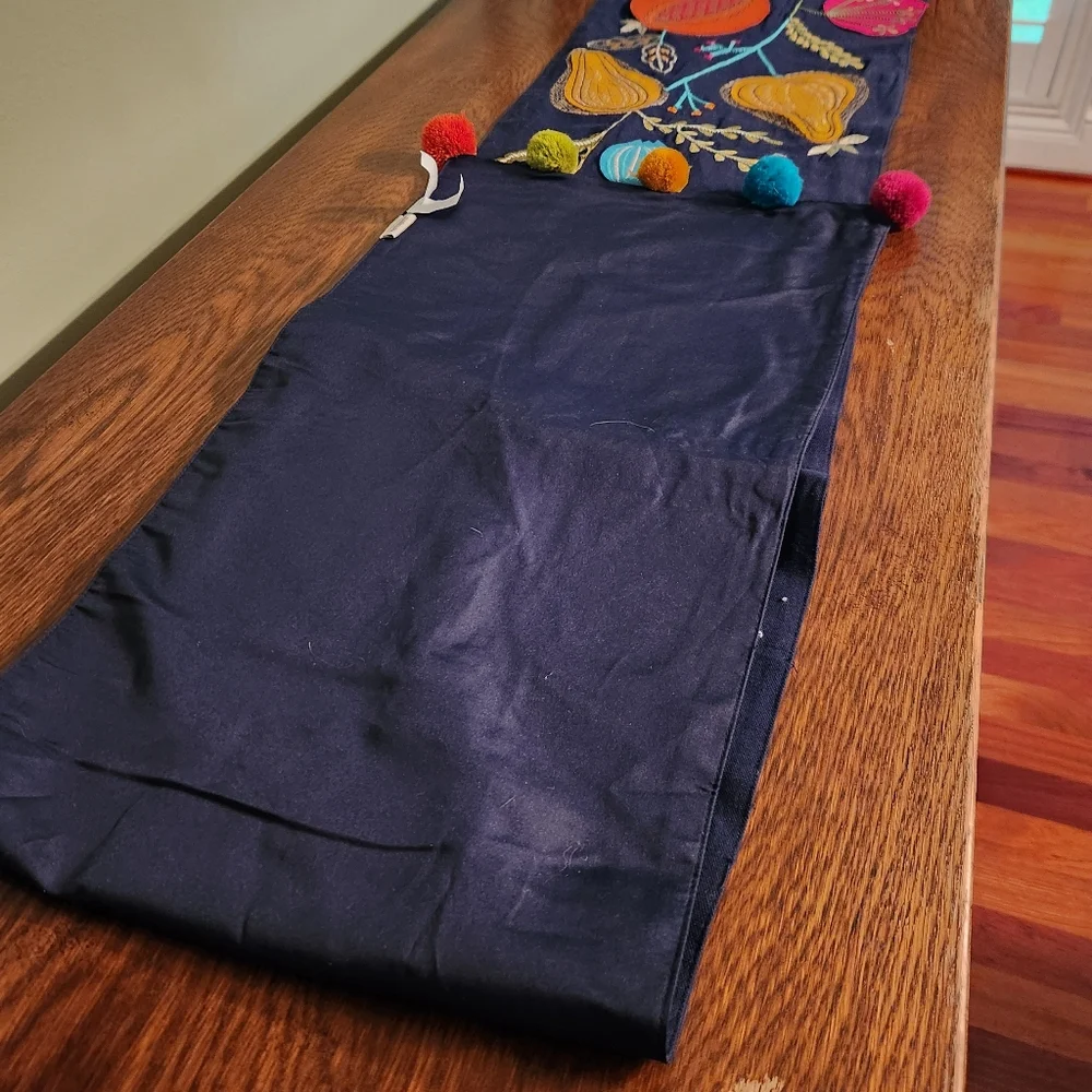 Pier 1 Imports Table Runner Applique Navy Multicolor Floral Cotton Home 13 x 72 - Picture 10 of 11